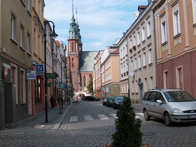 ul. Koraszewskiego - w głębi Katedra św. Krzyża